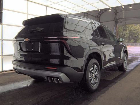 Used 2026 Chevrolet Traverse LT AWD/4WD image 4