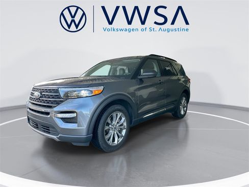 Used 2023 Ford Explorer XLT w/ Equipment Group 202A image 4