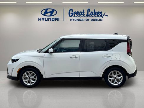 Used 2023 Kia Soul S FWD image 2