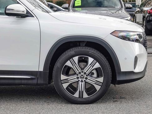 Certified 2025 Mercedes-Benz EQB 300 4MATIC image 39