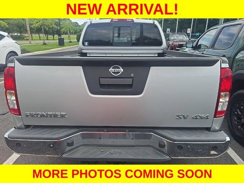 Used 2018 Nissan Frontier SV w/ Value Truck Package AWD/4WD image 13