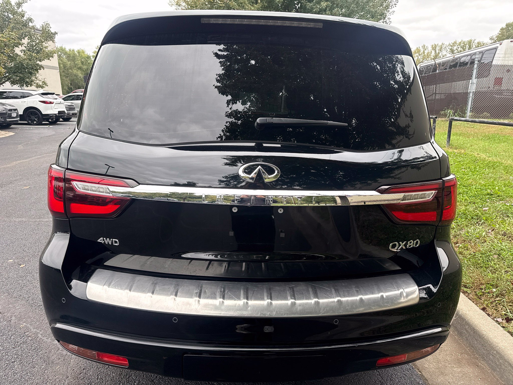 Used 2021 INFINITI QX80 Luxe AWD/4WD image 6