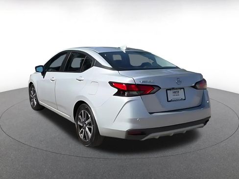 Used 2025 Nissan Versa SV FWD image 11