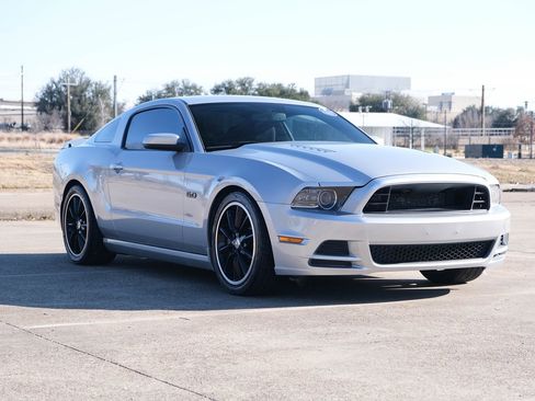 Used 2013 Ford Mustang GT w/ Brembo Brake Pkg image 5