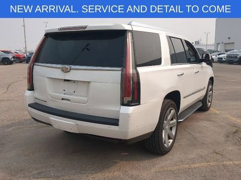 Used 2019 Cadillac Escalade Luxury AWD/4WD image 9
