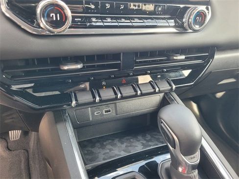 New 2025 GMC Canyon Elevation w/ Convenience Package image 21