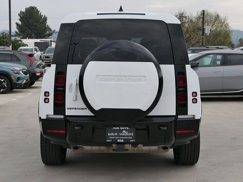 Used 2024 Land Rover Defender 130 X-Dynamic SE AWD/4WD image 6