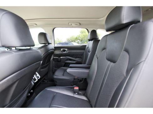 Certified 2023 Kia Sorento SX FWD image 31