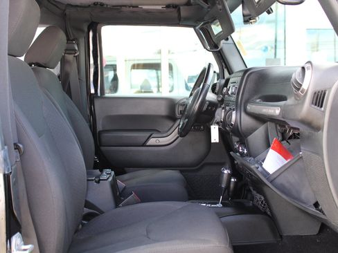 Used 2018 Jeep Wrangler Sport image 24