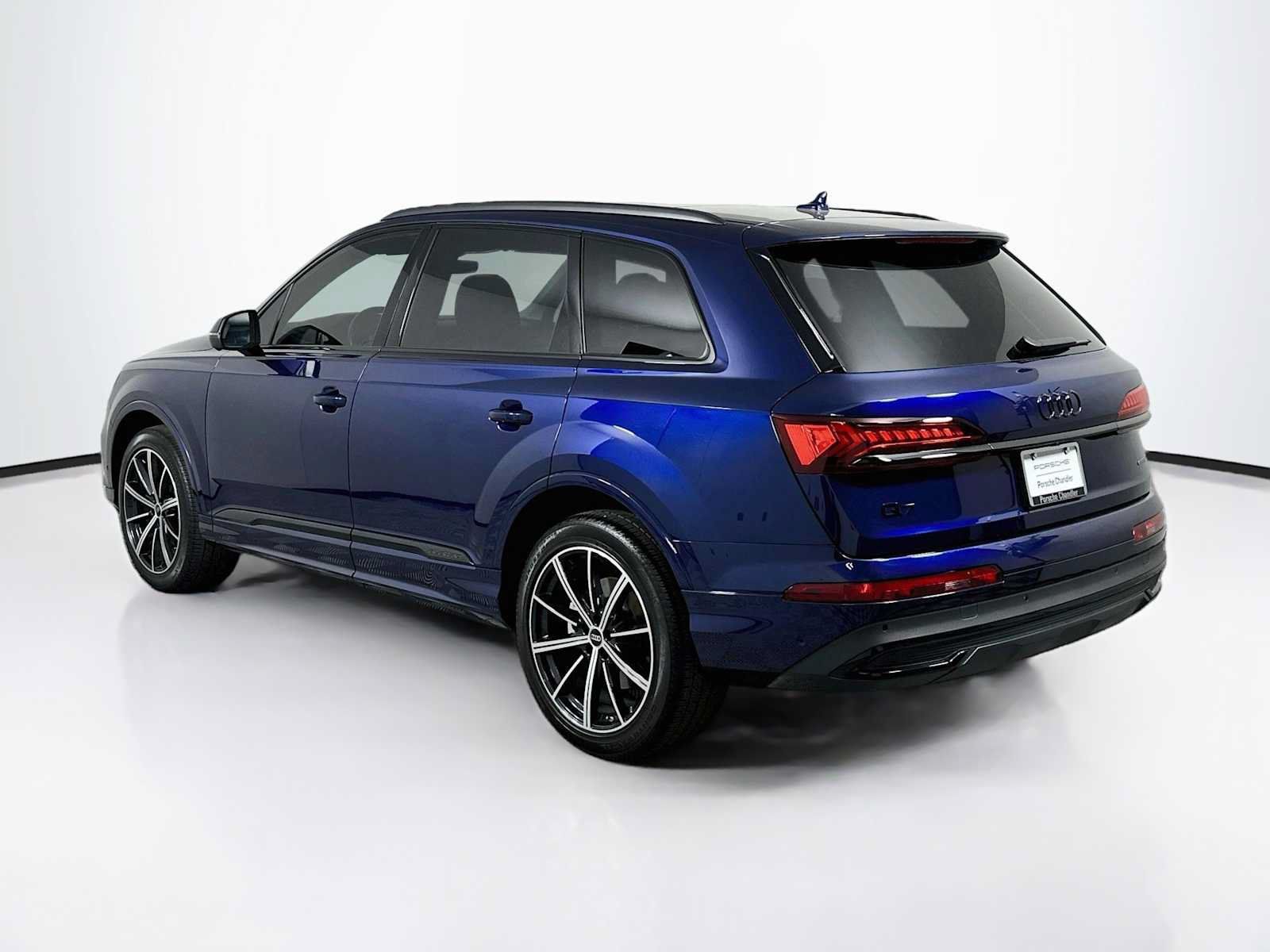 Used 2023 Audi Q7 3.0T Premium Plus w/ Premium Plus Package AWD/4WD image 3