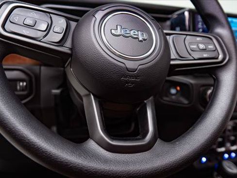 Used 2026 Jeep Gladiator Sport AWD/4WD image 28