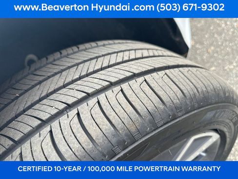 Certified 2025 Hyundai Elantra SEL image 18