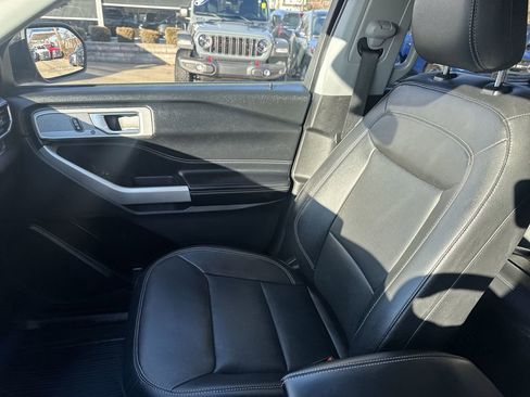Used 2022 Ford Explorer Limited w/ Equipment Group 301A image 26