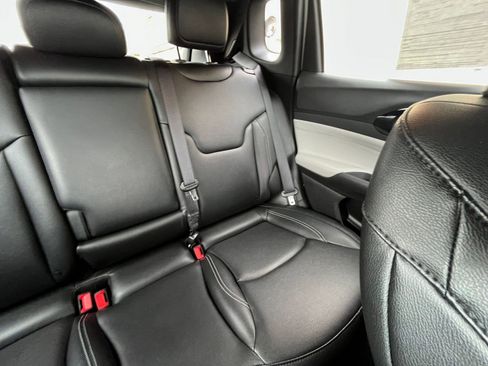 Used 2025 Jeep Compass Limited image 38