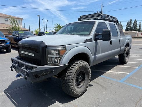 Used 2016 Ford F250 Platinum w/ FX4 Off-Road Package AWD/4WD image 3