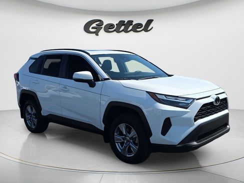 Used 2023 Toyota RAV4 XLE w/ Convenience Package image 2