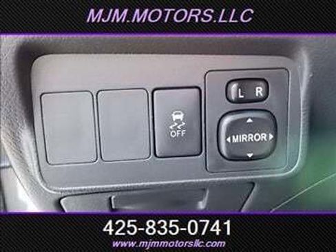 Used 2010 Toyota Corolla S image 22