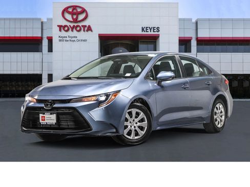Certified 2025 Toyota Corolla LE FWD image 1