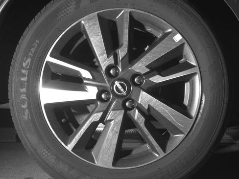 Used 2025 Nissan Versa SV image 15