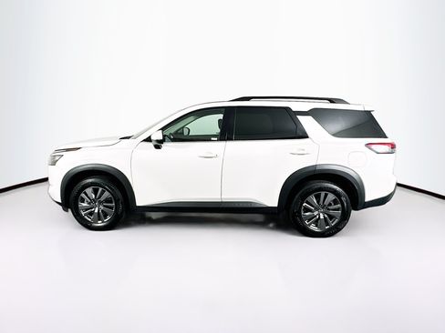 Used 2025 Nissan Pathfinder SV FWD image 4