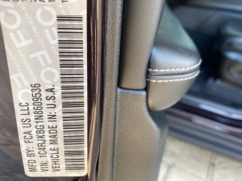 Used 2022 Jeep Grand Cherokee L Limited AWD/4WD image 16