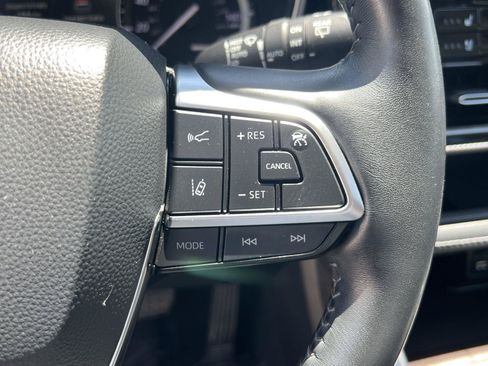 Used 2021 Toyota Highlander Platinum AWD/4WD image 34