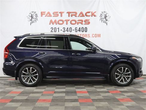 Used 2019 Volvo XC90 T6 Momentum w/ Advanced Package AWD/4WD image 4