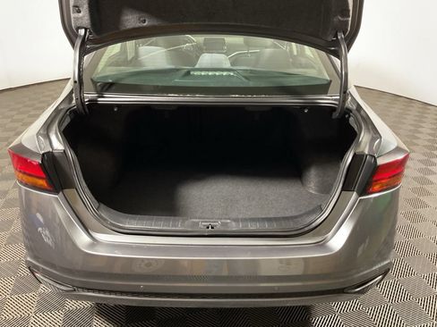 Used 2023 Nissan Altima 2.5 SV FWD image 14