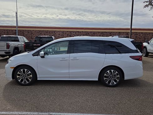 New 2026 Honda Odyssey Elite image 2