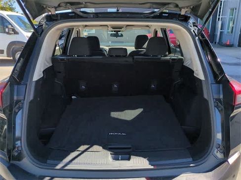 Used 2023 Nissan Rogue SV image 35