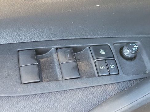 Used 2024 Toyota Corolla LE FWD image 21