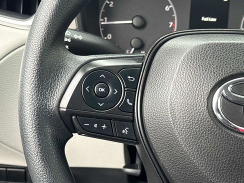 Used 2023 Toyota Corolla Cross L image 7