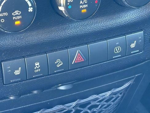 Used 2016 Jeep Wrangler Unlimited Rubicon AWD/4WD image 29