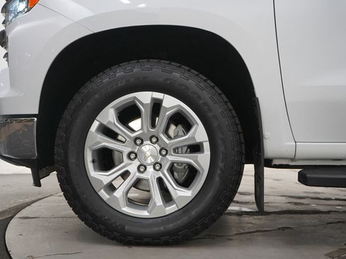 Used 2024 Chevrolet Silverado 1500 LTZ w/ Z71 Off-Road Package AWD/4WD image 31
