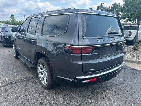 Used 2022 Jeep Wagoneer Series II AWD/4WD image 2