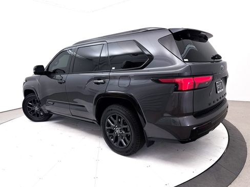 Used 2023 Toyota Sequoia Platinum AWD/4WD image 2