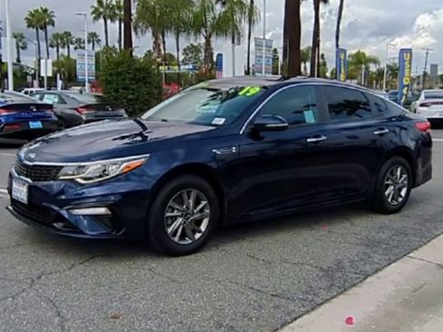 Used 2019 Kia Optima LX image 4