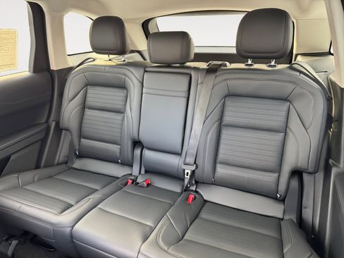 New 2026 Lincoln Nautilus Reserve image 16