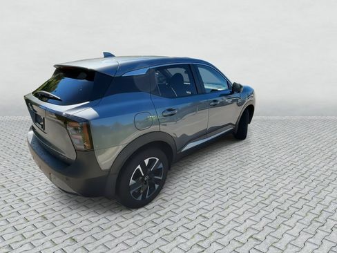 Certified 2025 Nissan Kicks SV AWD/4WD image 8