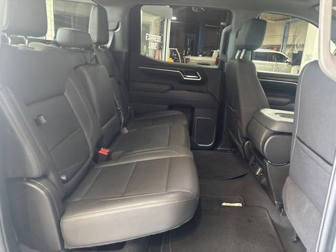 Used 2025 GMC Sierra 1500 SLT AWD/4WD image 34