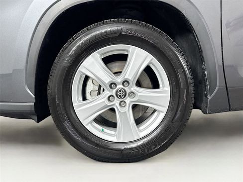 Certified 2024 Toyota Highlander LE image 42