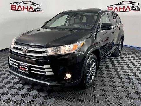Used 2018 Toyota Highlander XLE AWD/4WD image 4