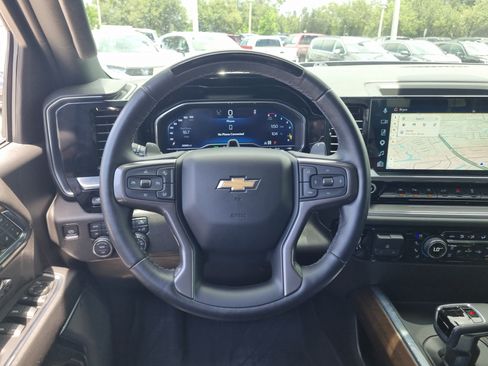 Used 2024 Chevrolet Silverado 1500 High Country w/ Technology Package AWD/4WD image 14