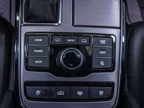 Used 2014 Hyundai Equus Signature image 39