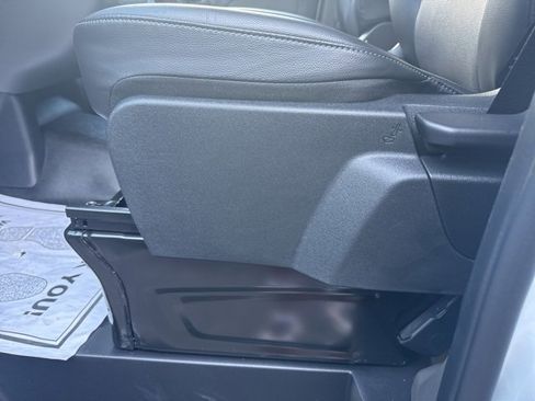 New 2025 Ford Transit 250 148 Medium Roof image 28