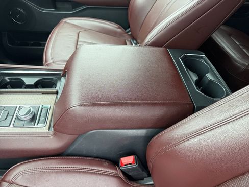 Used 2024 Ford Expedition Limited image 14