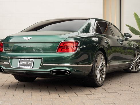 Used 2023 Bentley Flying Spur W12 image 3