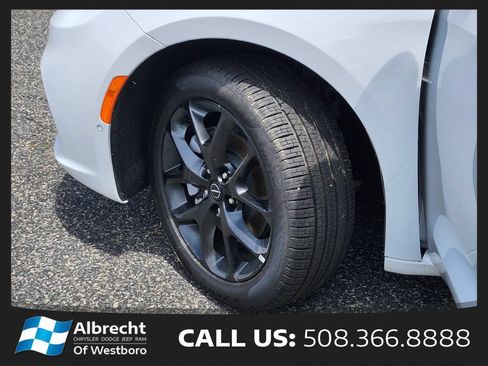 New 2026 Chrysler Pacifica Select w/ S Appearance Package AWD/4WD image 35