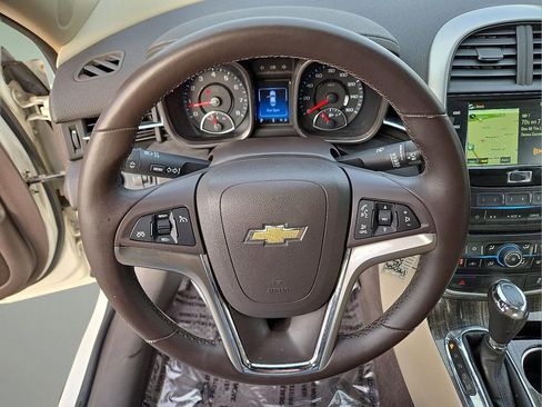 Used 2014 Chevrolet Malibu LT image 21