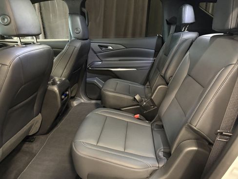 Used 2026 Chevrolet Traverse LT AWD/4WD image 7